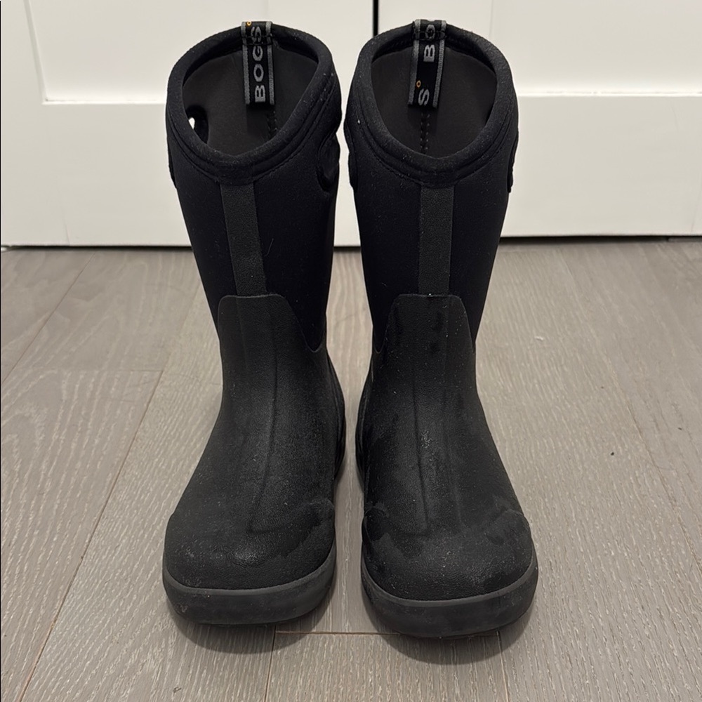 BOGS Kids Black Waterproof Snow Boots - size 4